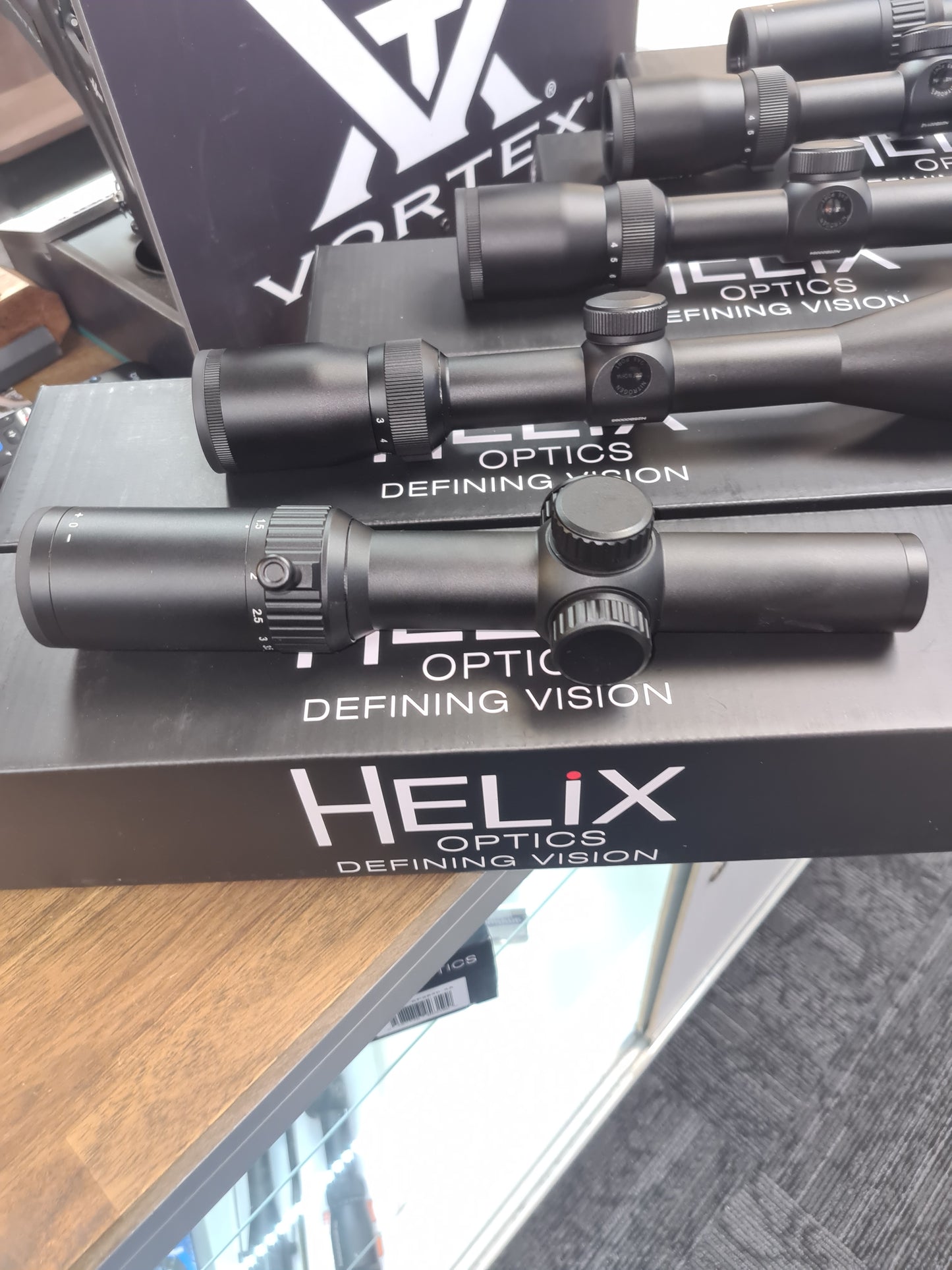 Helix Spartan 1-4x24i