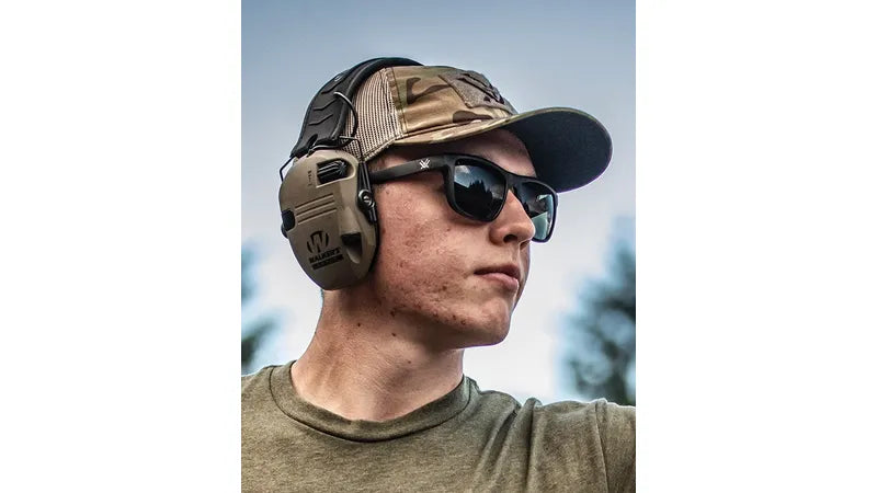 Banshee Sunglasses  Black/Smoke - No Mirror